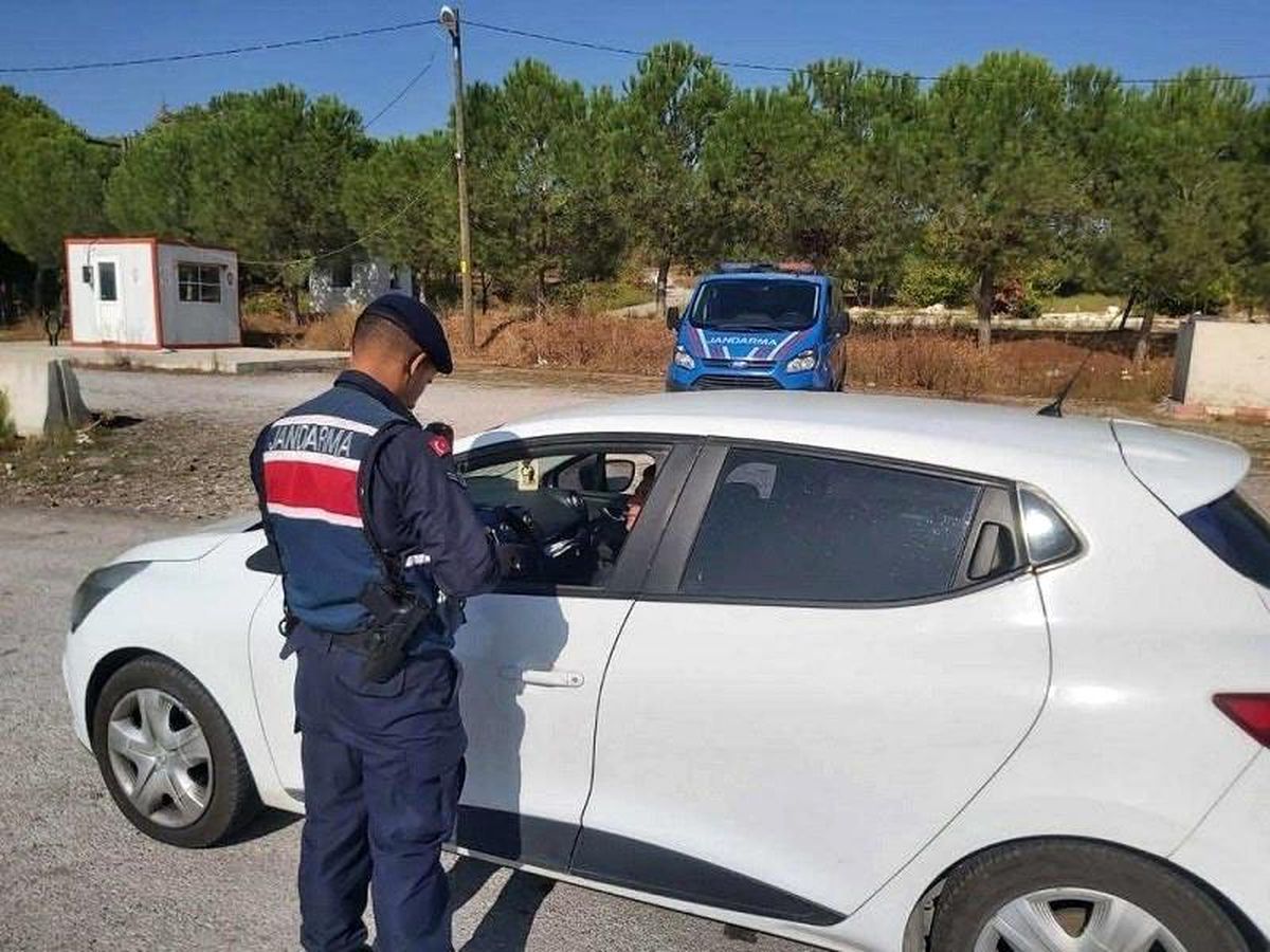 Balıkesir\'de yapılan huzur operasyonunda 20 şahıs yakalandı