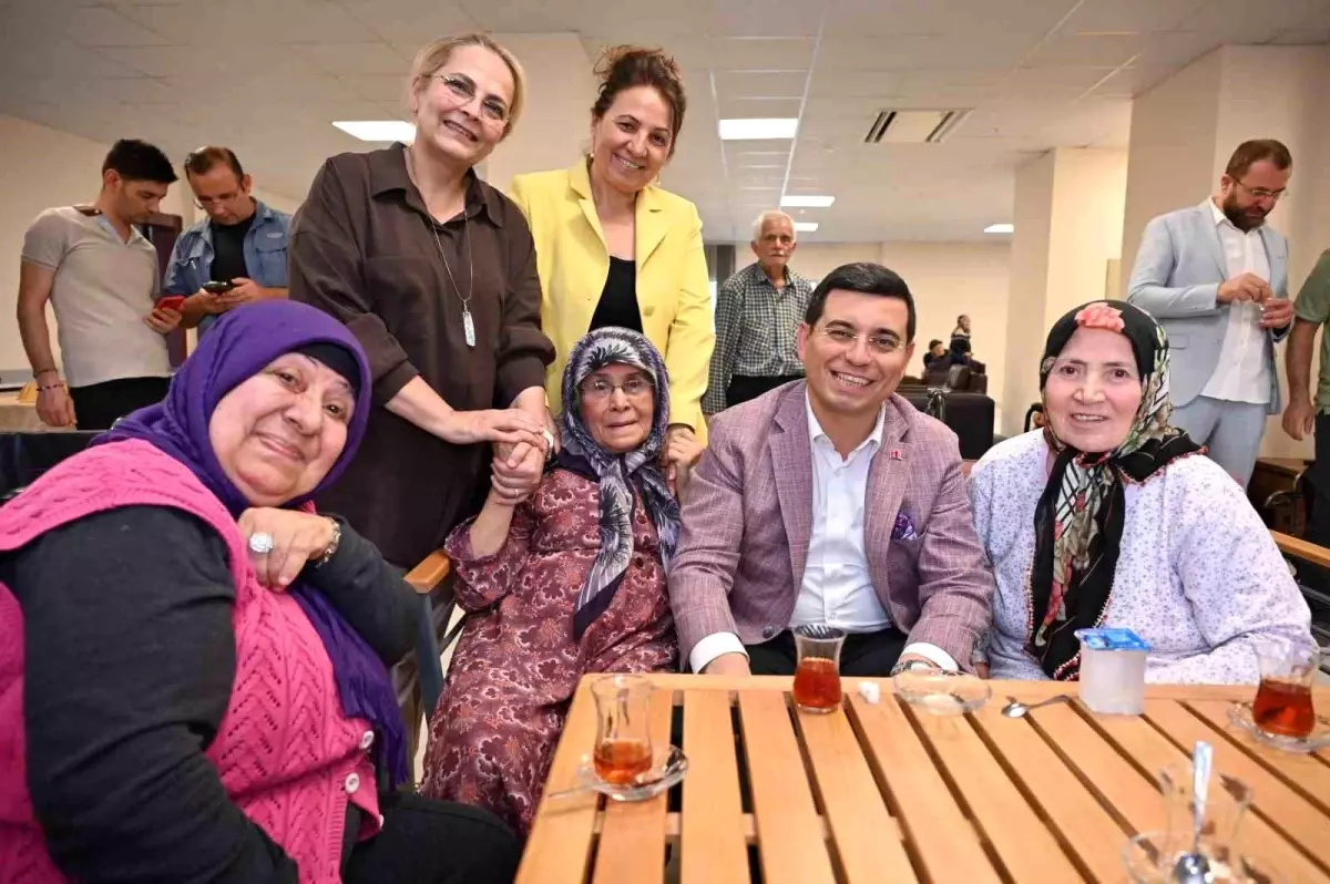 Kepez Belediye Başkanı Hakan Tütüncü, Fethi Bayçın Huzurevi sakinleriyle buluştu