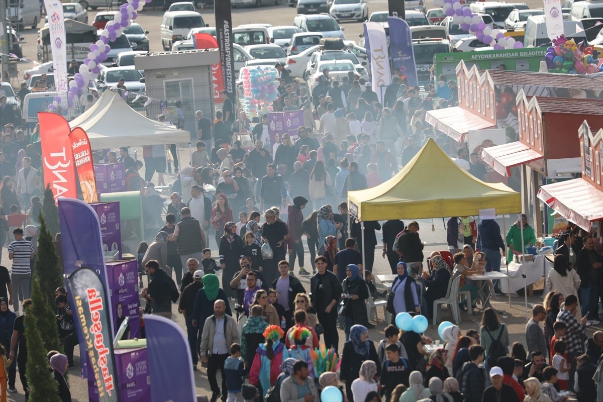 Uluslararası Gastro Afyon Lezzet ve Turizm Festivali\'ne 300 bin ziyaretçi katıldı