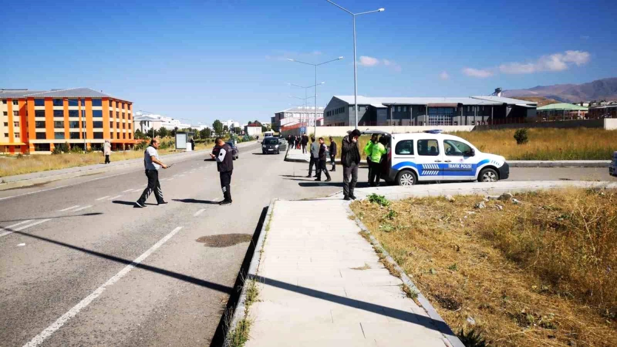 Erzurum\'da Üniversite Öğrencisine Otomobil Çarptı