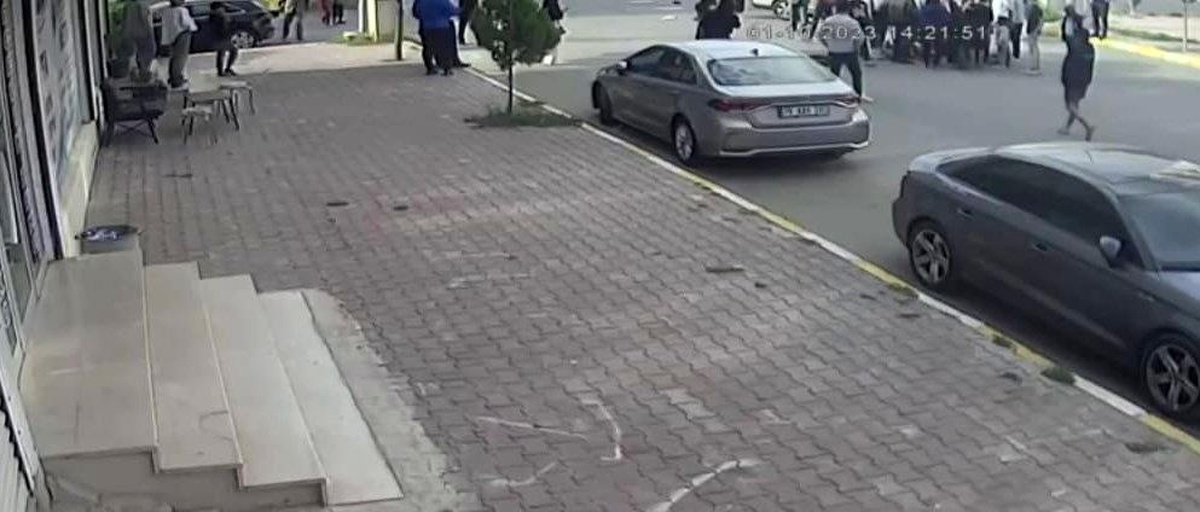 Iğdır\'da motokurye ile otomobil çarpışması: Genç hayatını kaybetti