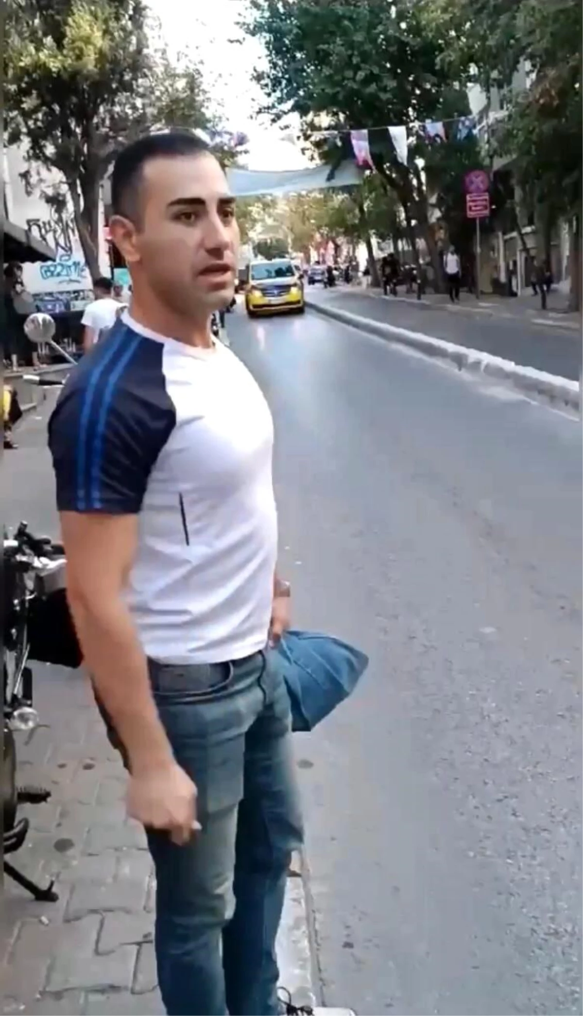 Beyoğlu Cihangir\'de Genç Taksilere Binemedi