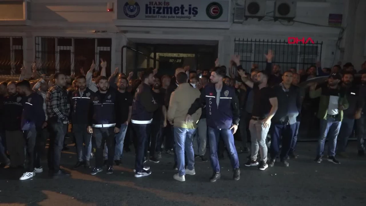 İstanbul Büyükşehir Belediyesi İşçileri Sendika ve İBB\'yi Protesto Etti