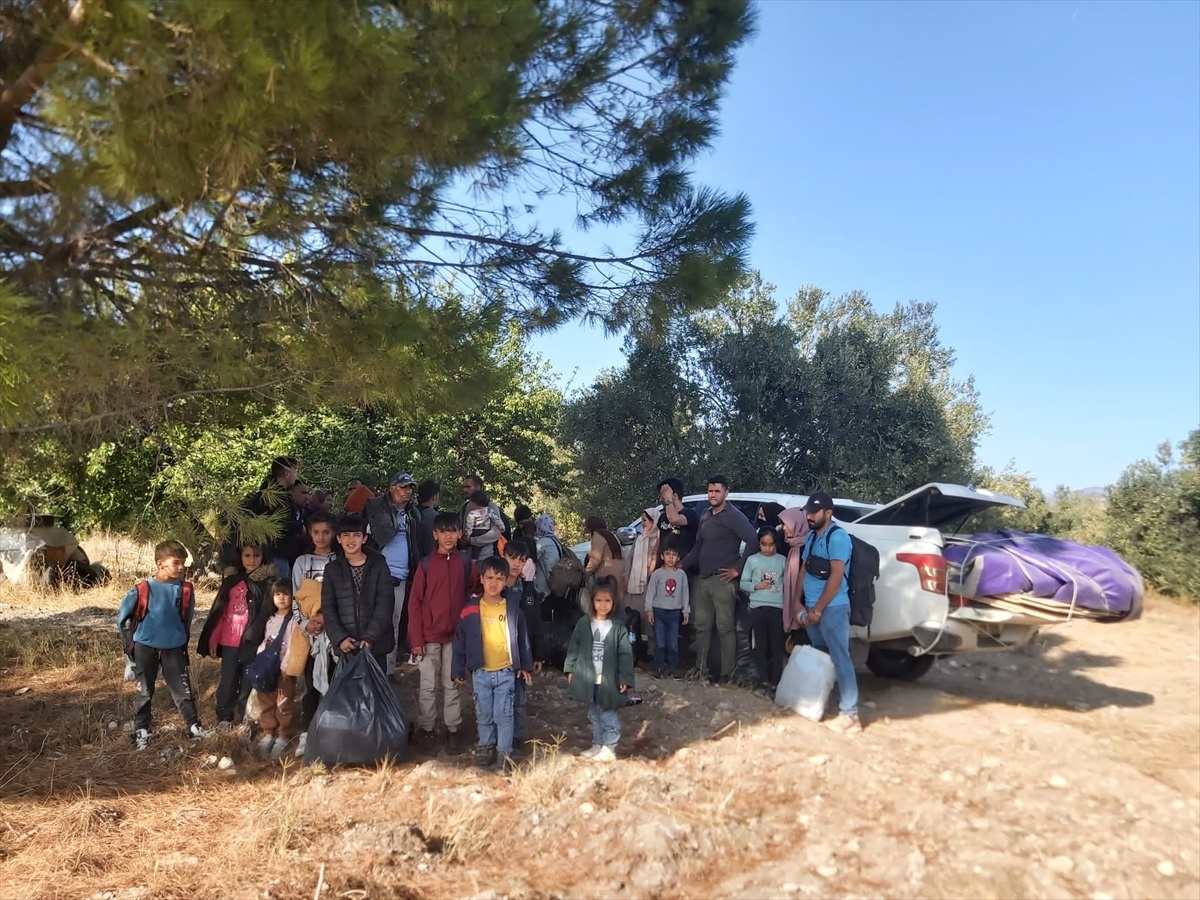İzmir\'de 34 düzensiz göçmen yakalandı