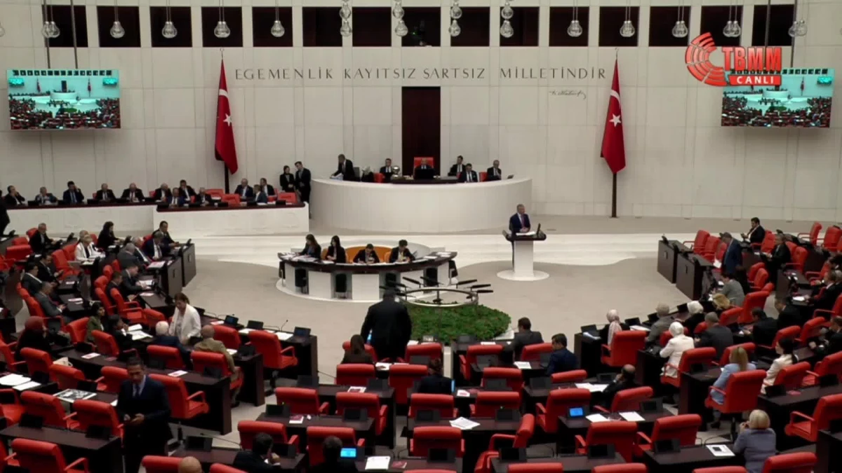 Saadet Partisi\'nin 100 Bin Konutluk TOKİ Projesi\'yle İlgili Araştırma Önerisi, AKP ve MHP Oylarıyla Reddedildi