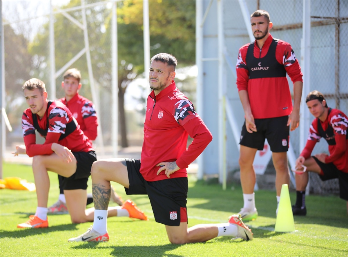 Sivasspor, Pendikspor maçı için hazırlıklarını sürdürdü