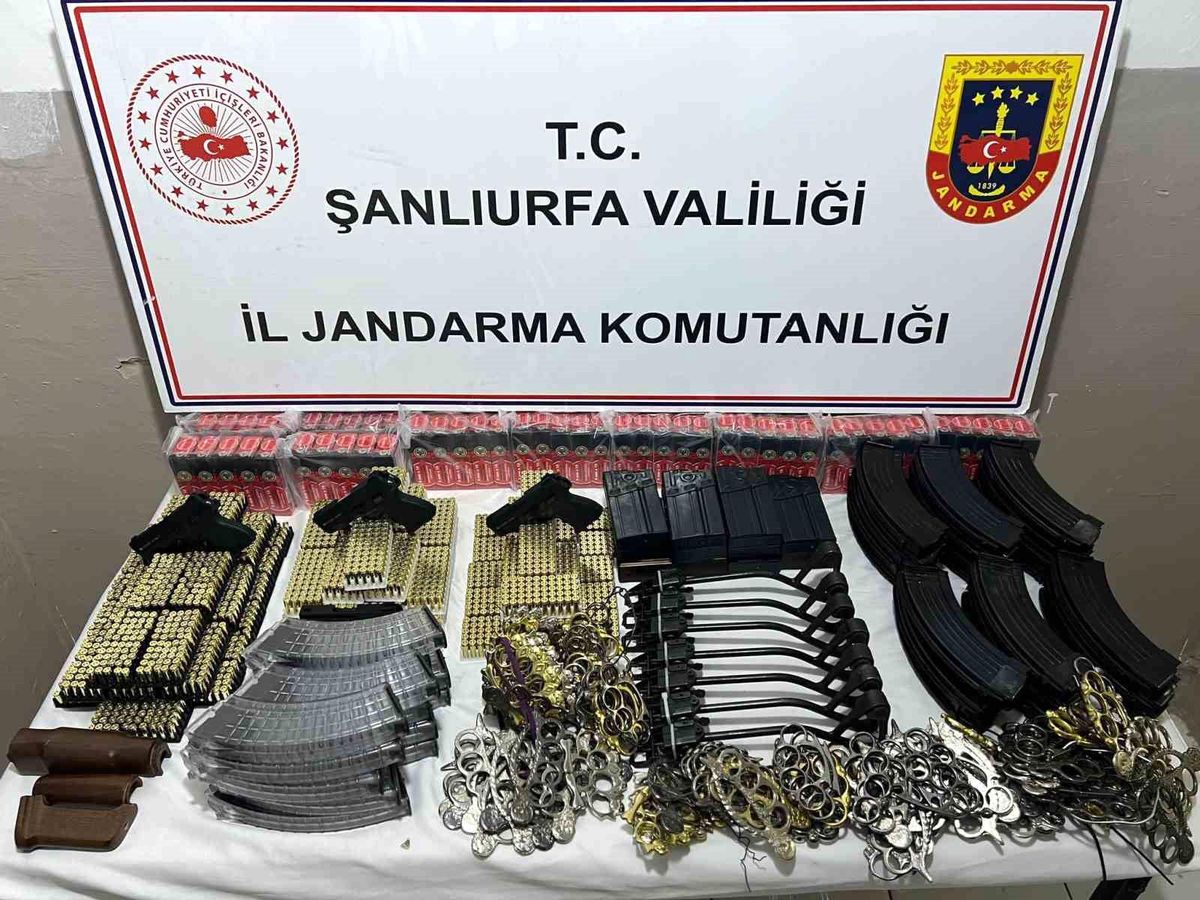 Şanlıurfa\'da silah kaçakçılarına operasyon: Çok sayıda mermi ve silah ele geçirildi
