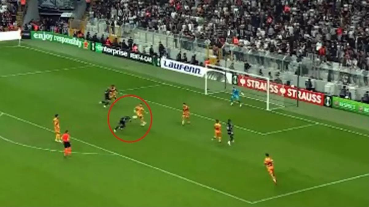 Takımı sırtlamaya devam ediyor! Aboubakar\'dan olağanüstü bir gol daha