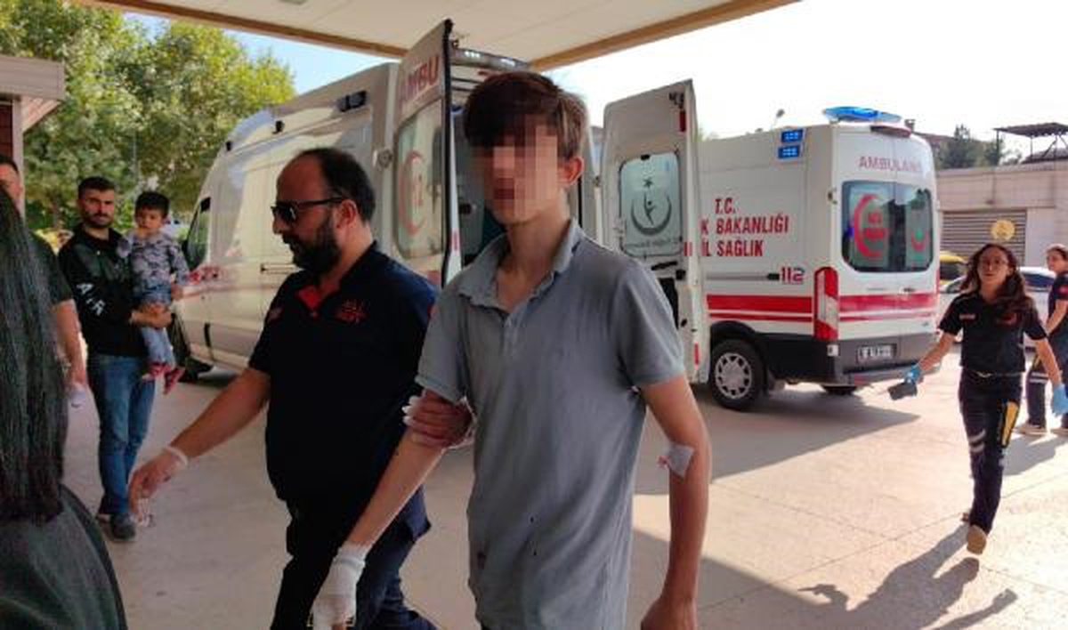 İnegöl\'de ağabeyini bıçaklayan genç, kendisi de yaralandı