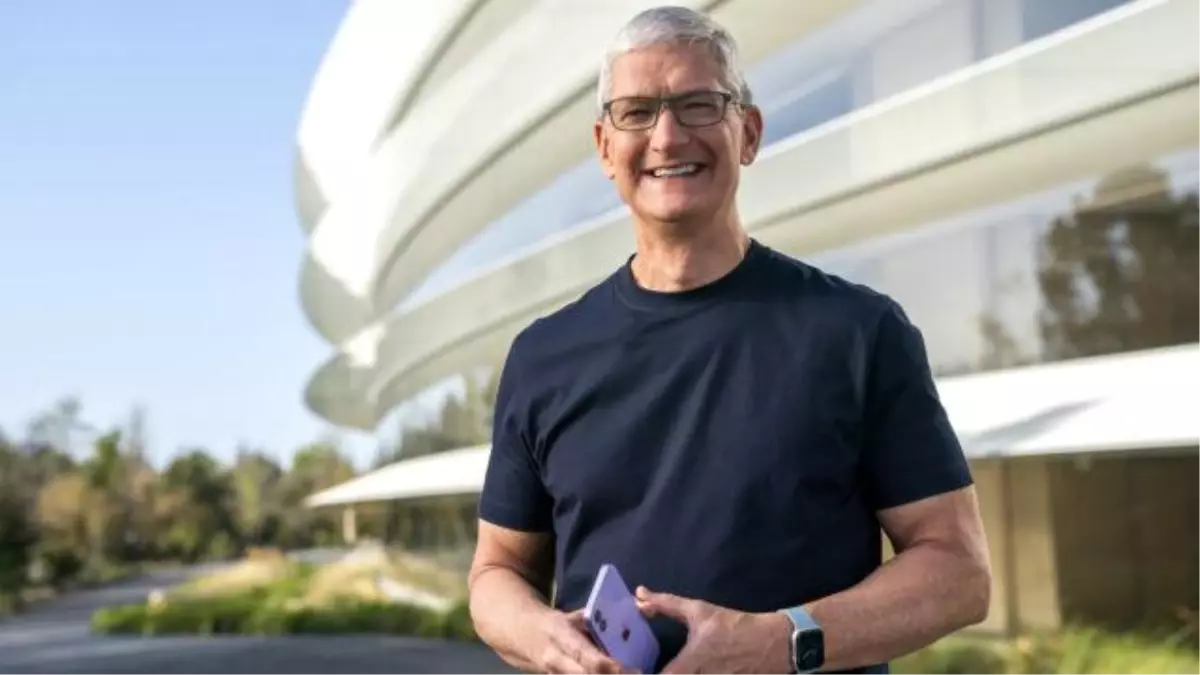 Tim Cook Apple Hisselerini Sattı