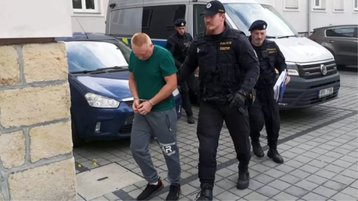 Ukraynalı adam tartıştığı eşinin genital bölgesine havai fişek yerleştirip patlattı