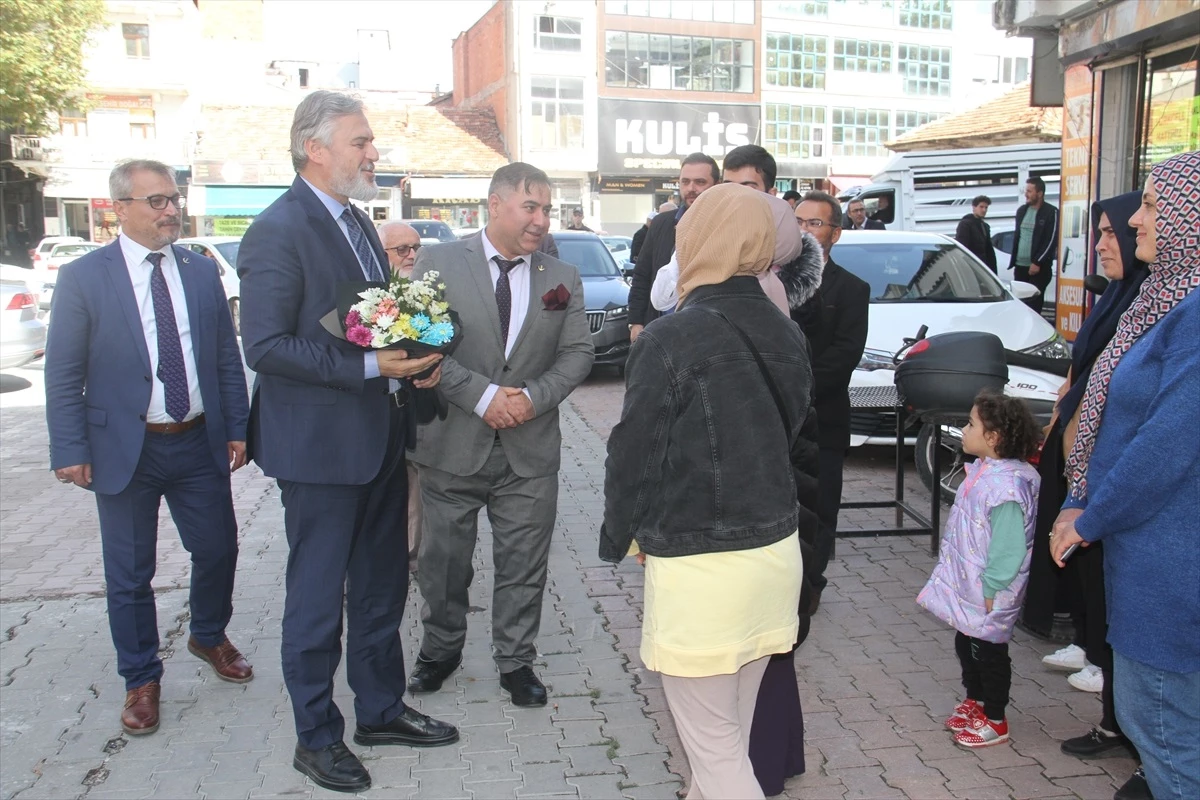 Yeniden Refah Partisi Genel Başkan Yardımcısı Mehmet Altınöz, Konya\'da partisinin ilçe teşkilatını ziyaret etti