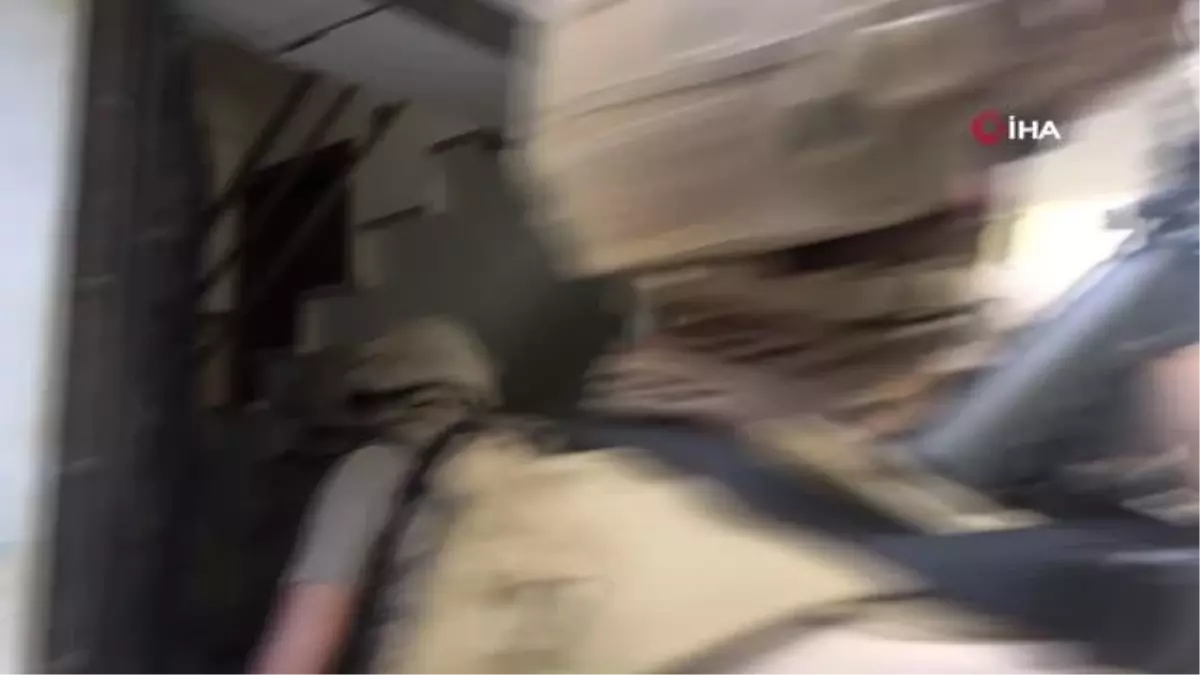 Antalya'da Hava, Kara ve Deniz Destekli Uyuşturucu Operasyonunda 4 Kilo Esrar ve Yüklü Miktarda Para Ele Geçirildi