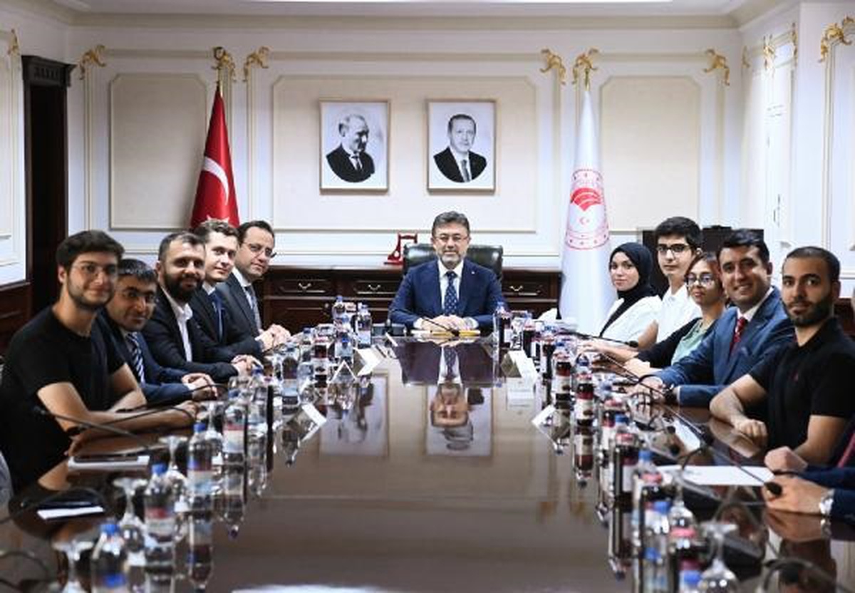 Tarım ve Orman Bakanı Yumaklı, tarımda teknoloji kullanımına vurgu yaptı