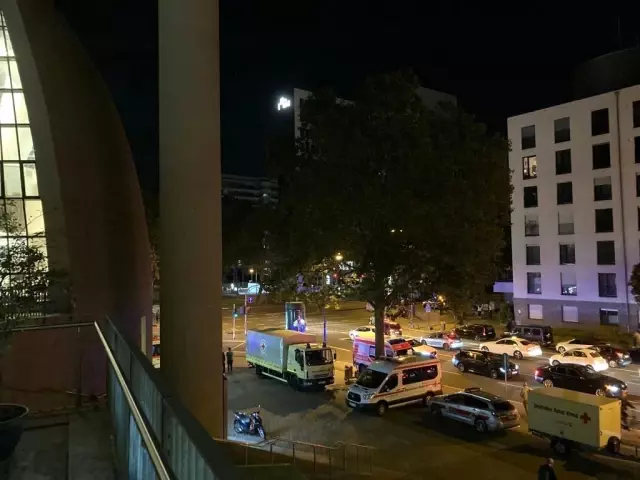 Köln'de bomba bulundu, insanlar camiye sığındı