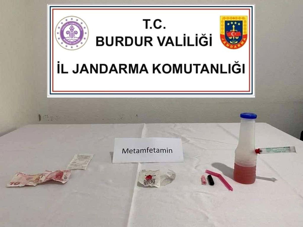 Burdur\'da Uyuşturucu Operasyonunda 3 Tutuklama