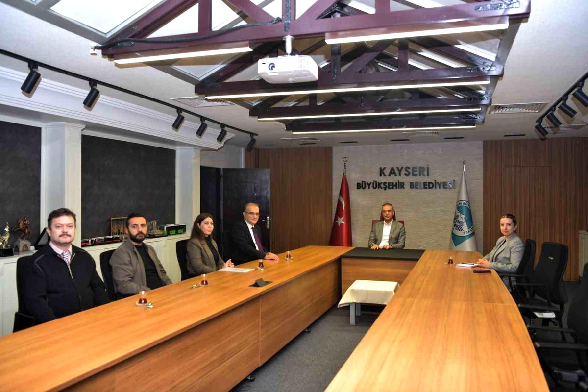 Kayseri Büyükşehir Belediyesi\'nde TMMOB Şehir Bölge Plancıları Odası ile afet konulu istişare toplantısı gerçekleştirildi