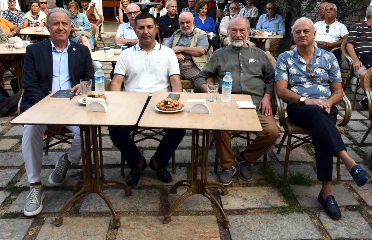 Kuşadası\'nda Ahmet Muvaffak Falay Anıldı