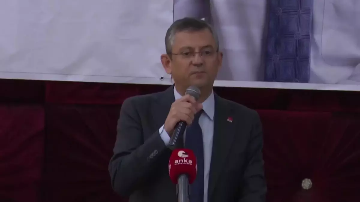 CHP Diyarbakır İl Kongresi... Özgür Özel: "Birileri Onun Yolu, Bunun Yolu Diyarbakır\'dan Geçer Diyor.