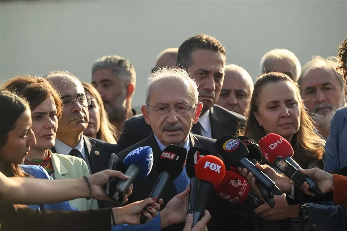 Kılıçdaroğlu, Gezi Parkı davası tutuklularını ziyaret etti