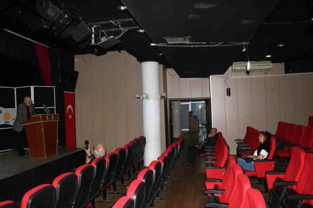 Kılıçdaroğlu'na karşı adaylığını açıkladığı toplantıya sadece 7 kişi katıldı