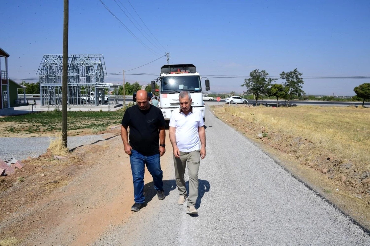Yeşilyurt Belediyesi, Cafana Mahallesindeki Yol İyileştirme Çalışmalarını Sürdürüyor