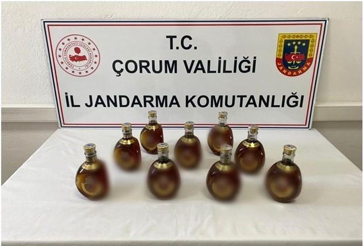 Çorum\'da 9 Şişe Kaçak İçki Ele Geçirildi