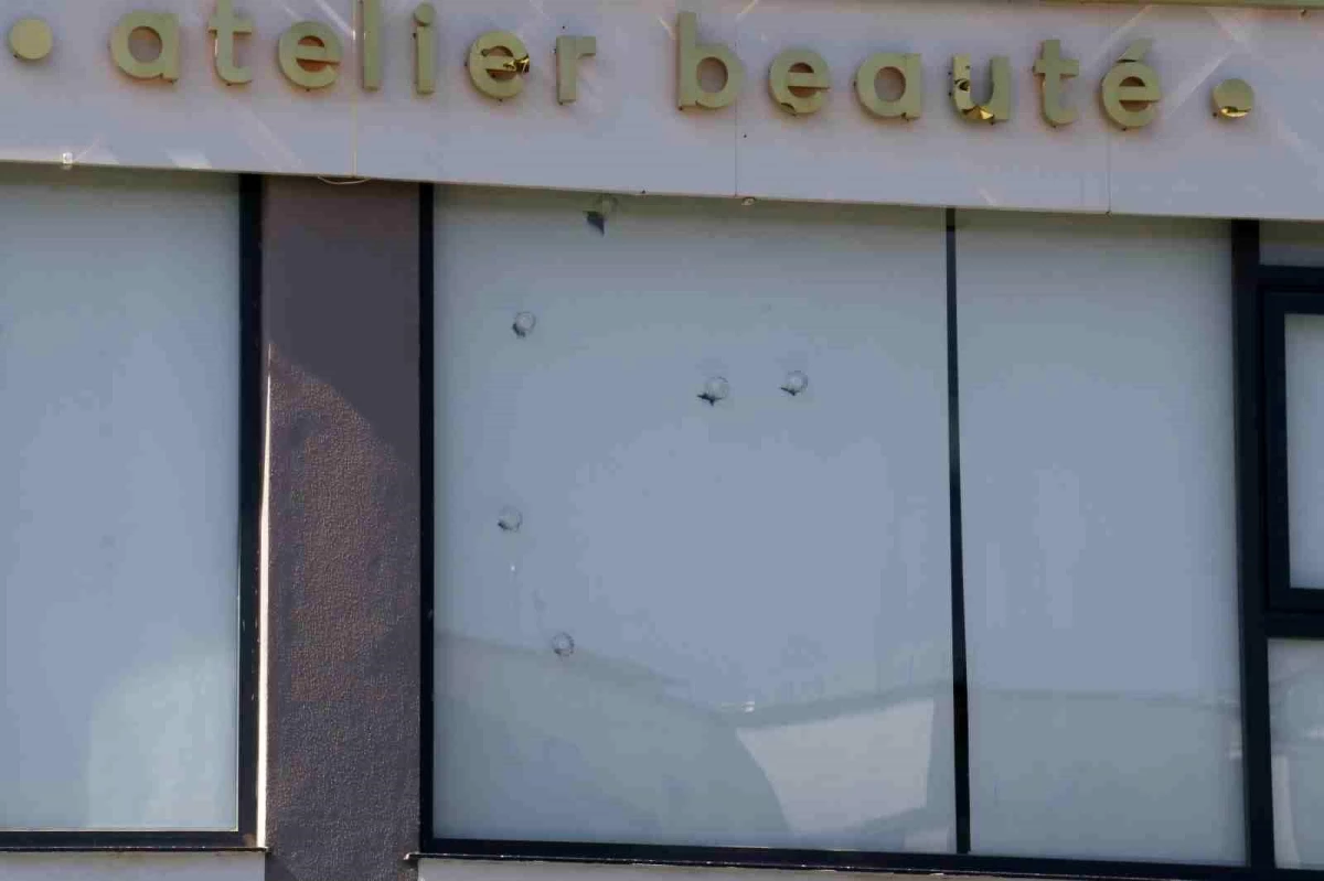 Adana\'da Çukurova Belediye Başkanı\'nın kızının güzellik merkezine silahlı saldırı