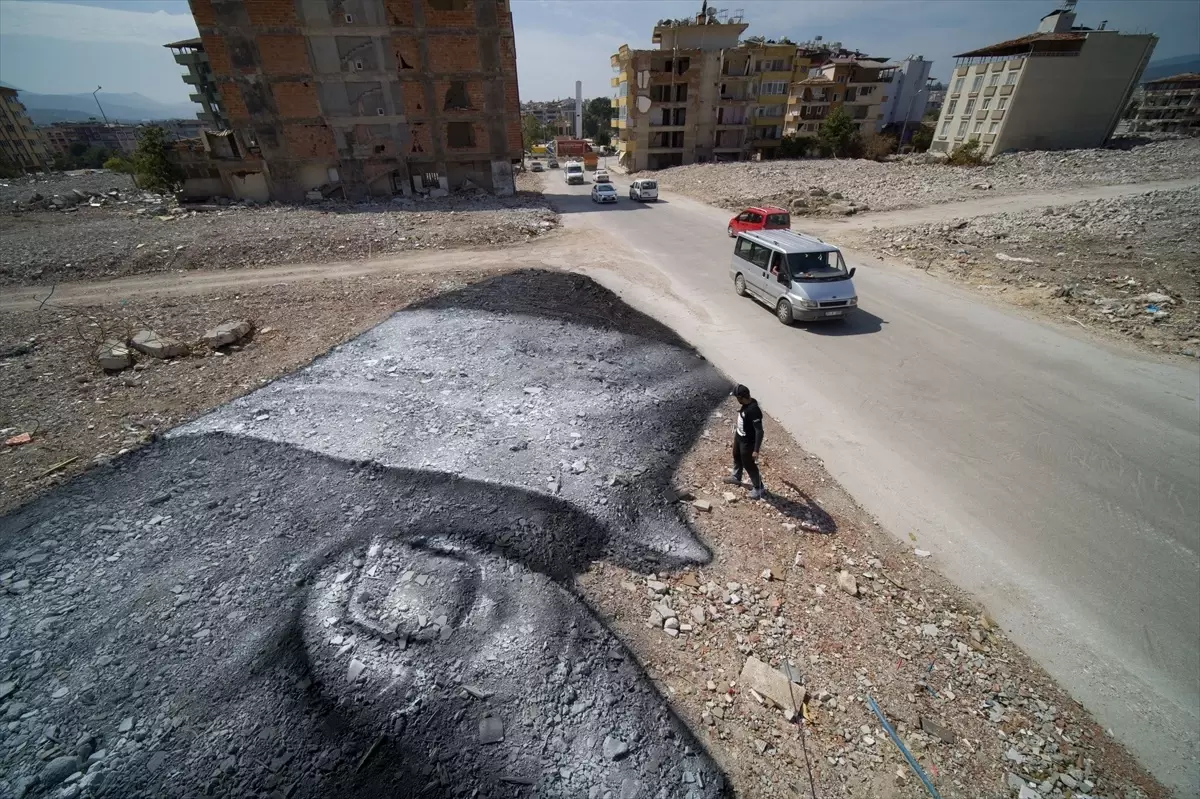 Fransız Sanatçı Hatay\'da Deprem Mağdurlarına Destek Veriyor