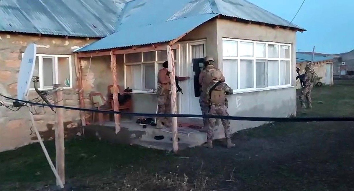Erzurum\'da PKK/KCK operasyonunda 12 şahıs gözaltına alındı