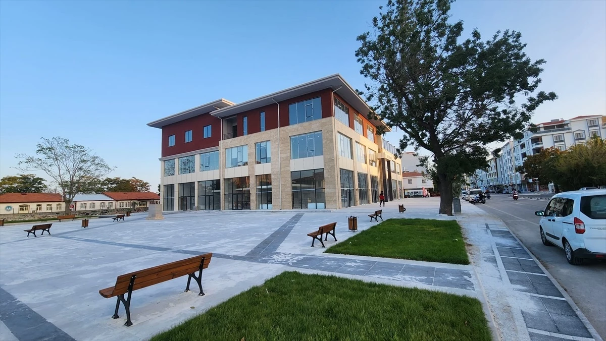 Eskil Belediyesi Yeni Binasına Taşındı