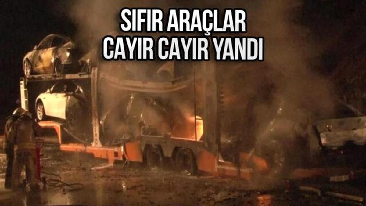 İstanbul\'da Tesla Model Y\'leri taşıyan bir tır alev aldı