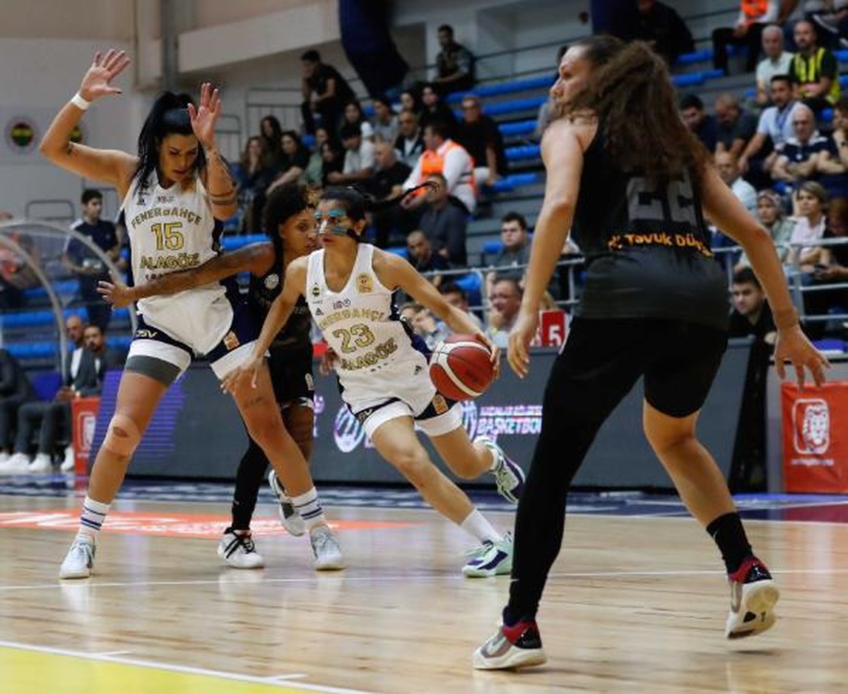 Fenerbahçe, Hatay Büyükşehir Belediyespor\'u 66 sayı farkla mağlup etti