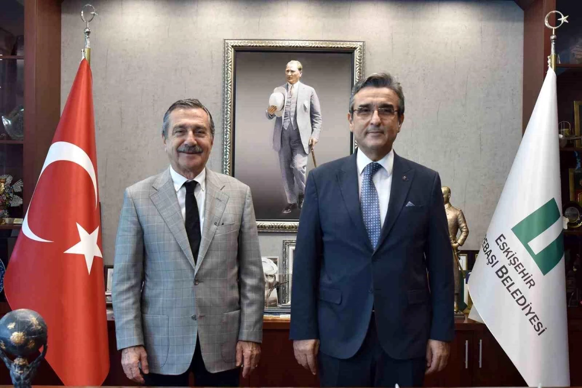Tepebaşı Belediye Başkanı Ahmet Ataç, Tepebaşı Kaymakamı Sadettin Yücel\'i makamında ağırladı