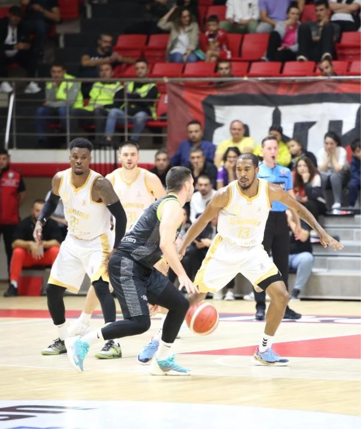 Reeder Samsunspor, Yukatel Merkezefendi Belediyesi Basket\'i 95-85 mağlup etti