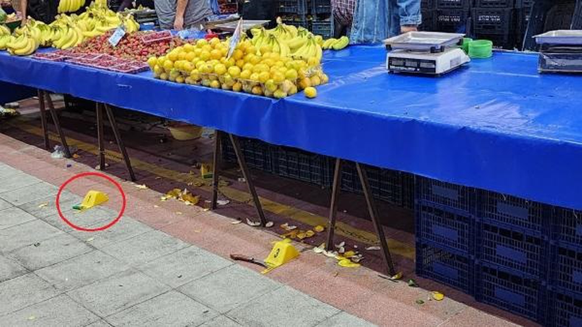 Semt pazarında çıkan kavgada 2 kişi pompalı tüfekle yaralandı