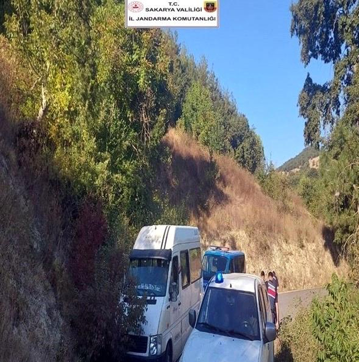 Sakarya\'da 282 düzensiz göçmen ve 25 göçmen kaçakçılığı organizatörü yakalandı