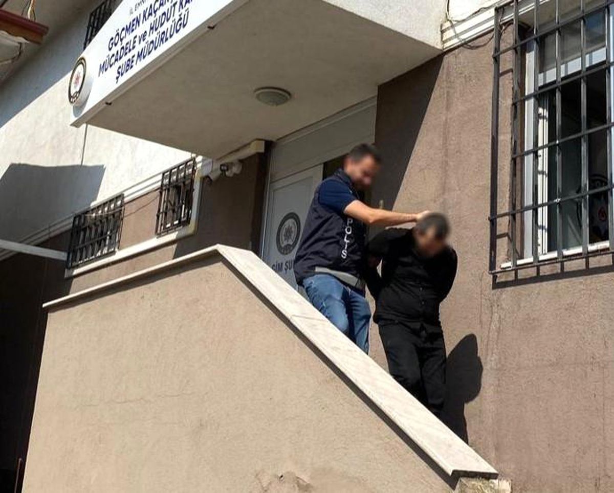 Kocaeli\'de 6 düzensiz göçmen yakalandı, araç sürücüsü tutuklandı