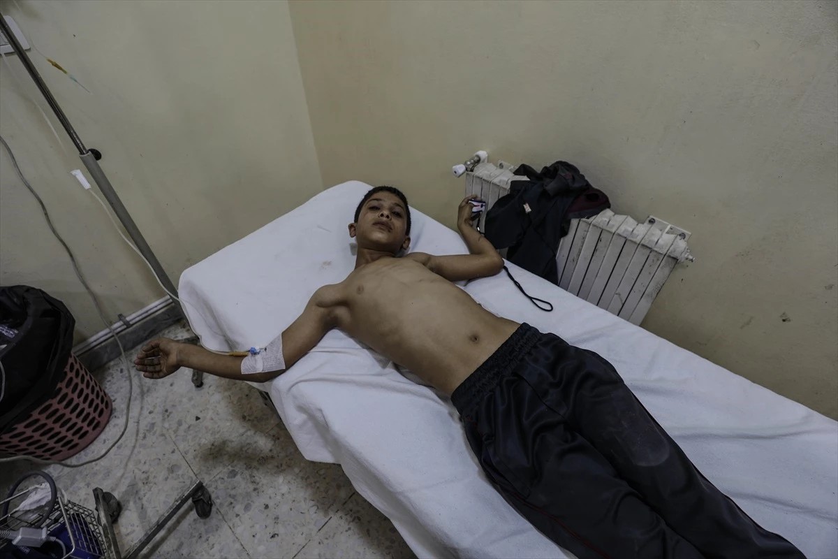 Suriye Ordusu İdlib\'e Kara Saldırısı Düzenledi: 13 Sivil Yaralandı