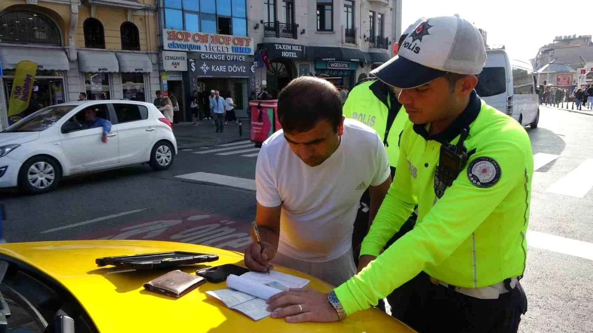 Taksim\'de Ticari Taksi Denetimi: Kurallara Uymayan Sürücülere Cezalar Kesildi
