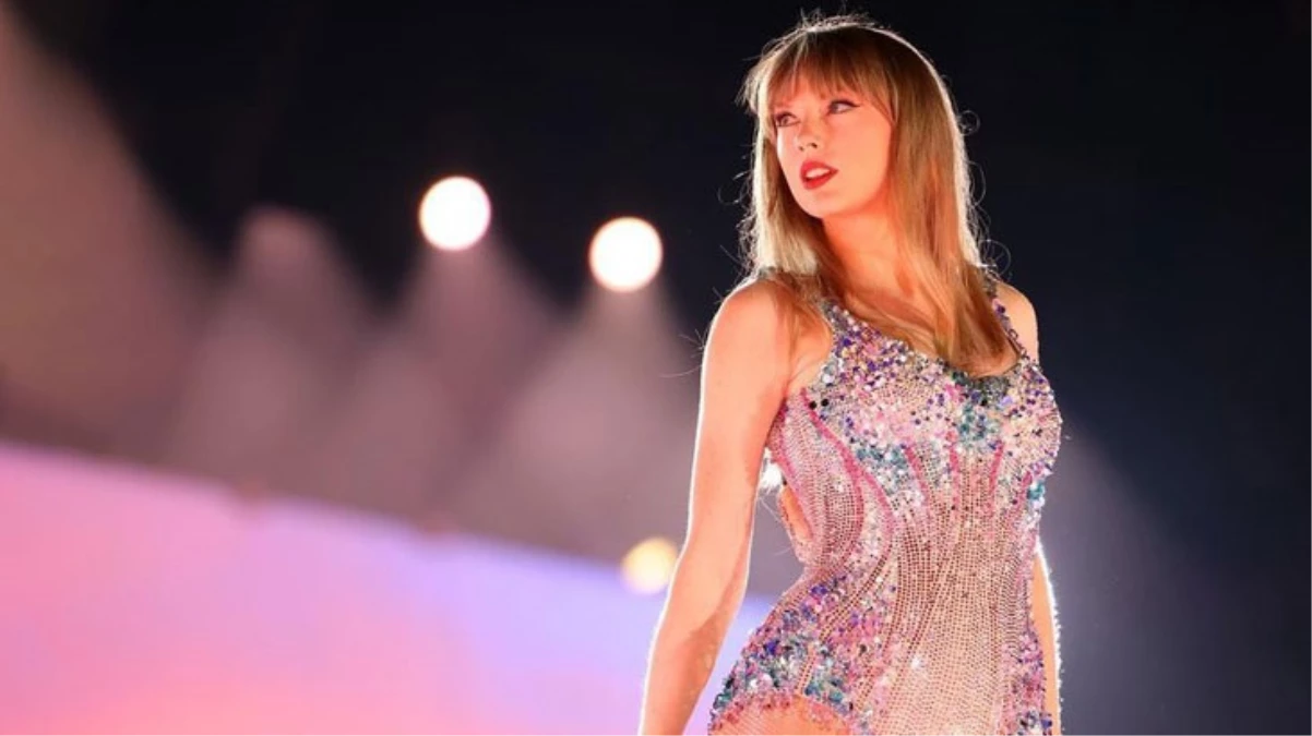 Taylor Swift\'in konser filmi Eras Tour vizyona girmeden 100 milyon dolarlık bilet satışı ile rekor kırdı