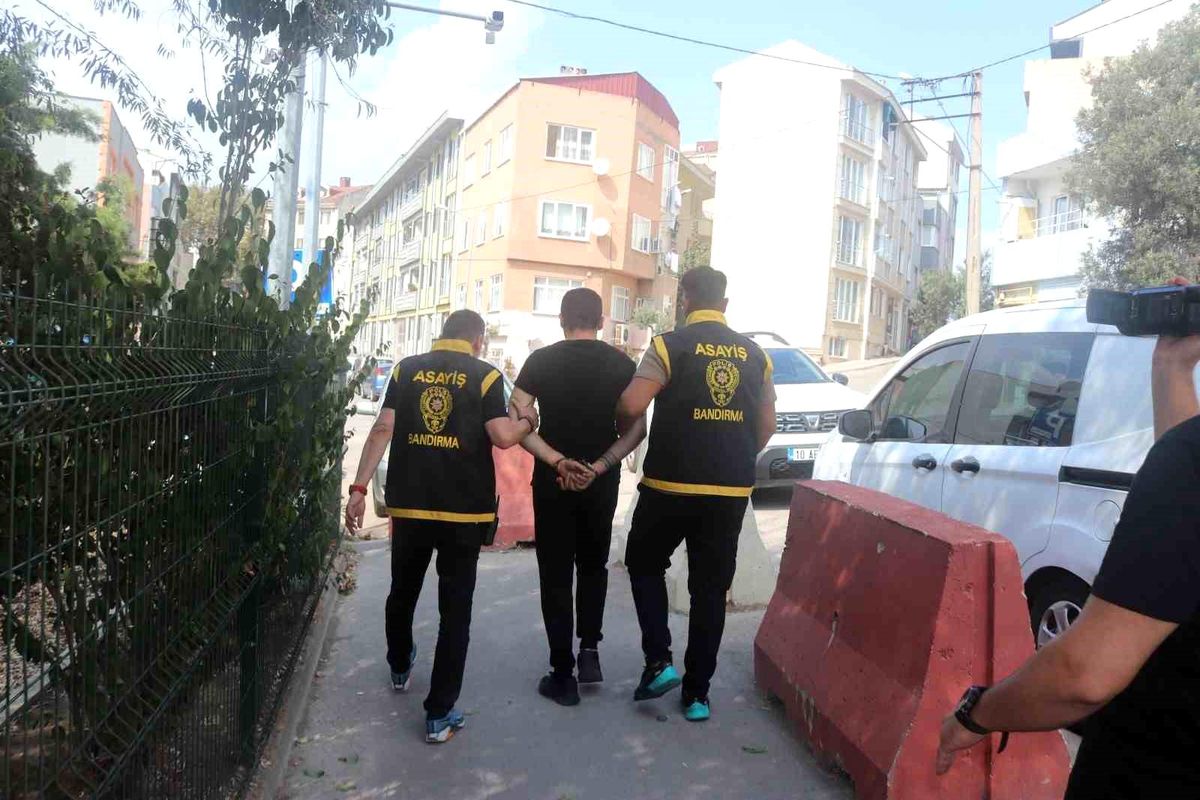 Bandırma\'da polisin dur ihtarına uymayan şahıs tutuklandı