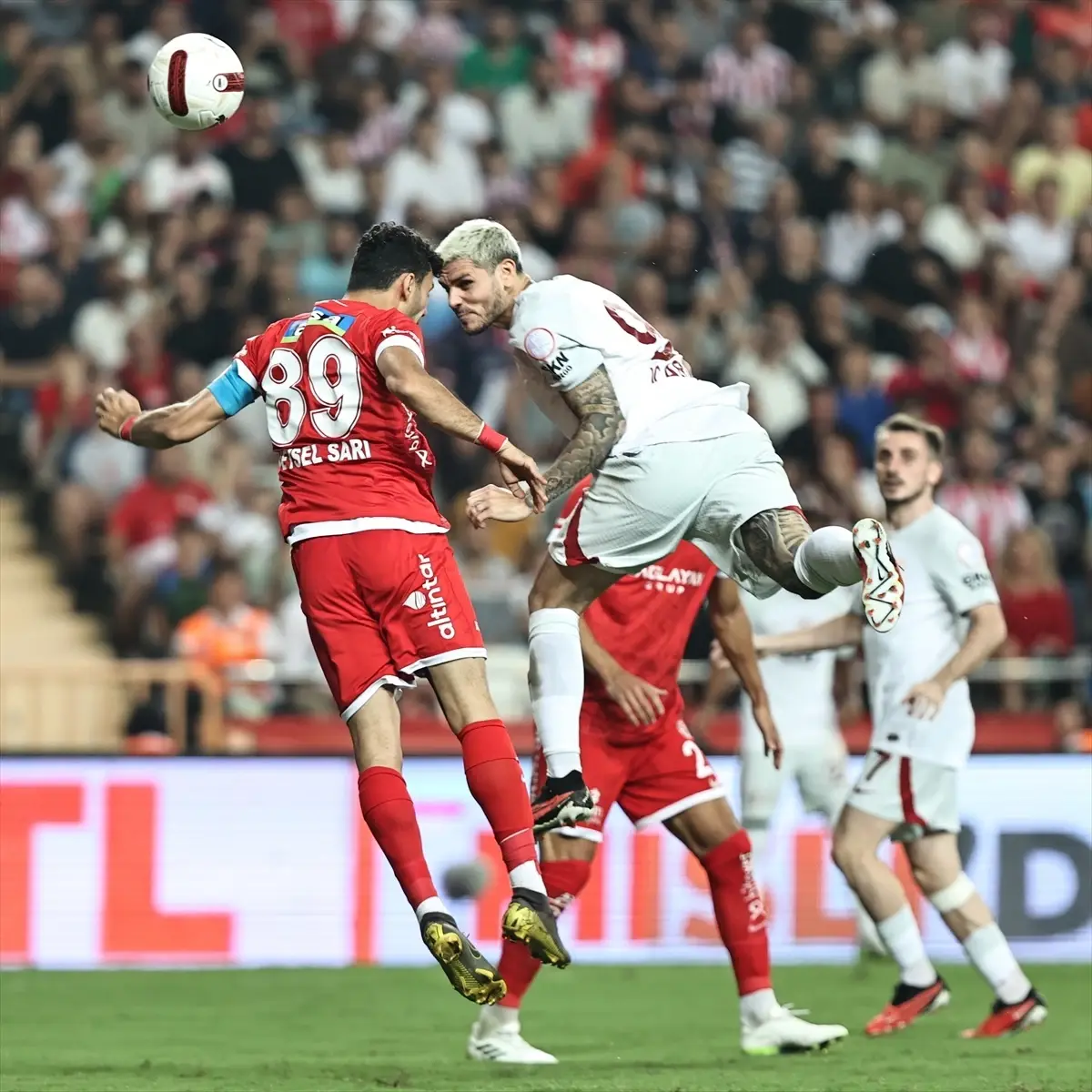 Bitexen Antalyaspor-Galatasaray Maçının İlk Yarısı Berabere