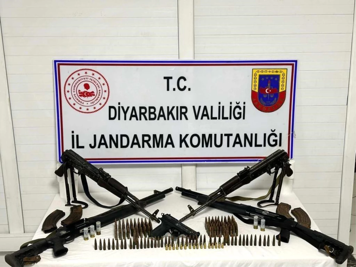 Diyarbakır\'da yapılan operasyonda uzun namlulu silahlar ele geçirildi, şüpheli tutuklandı