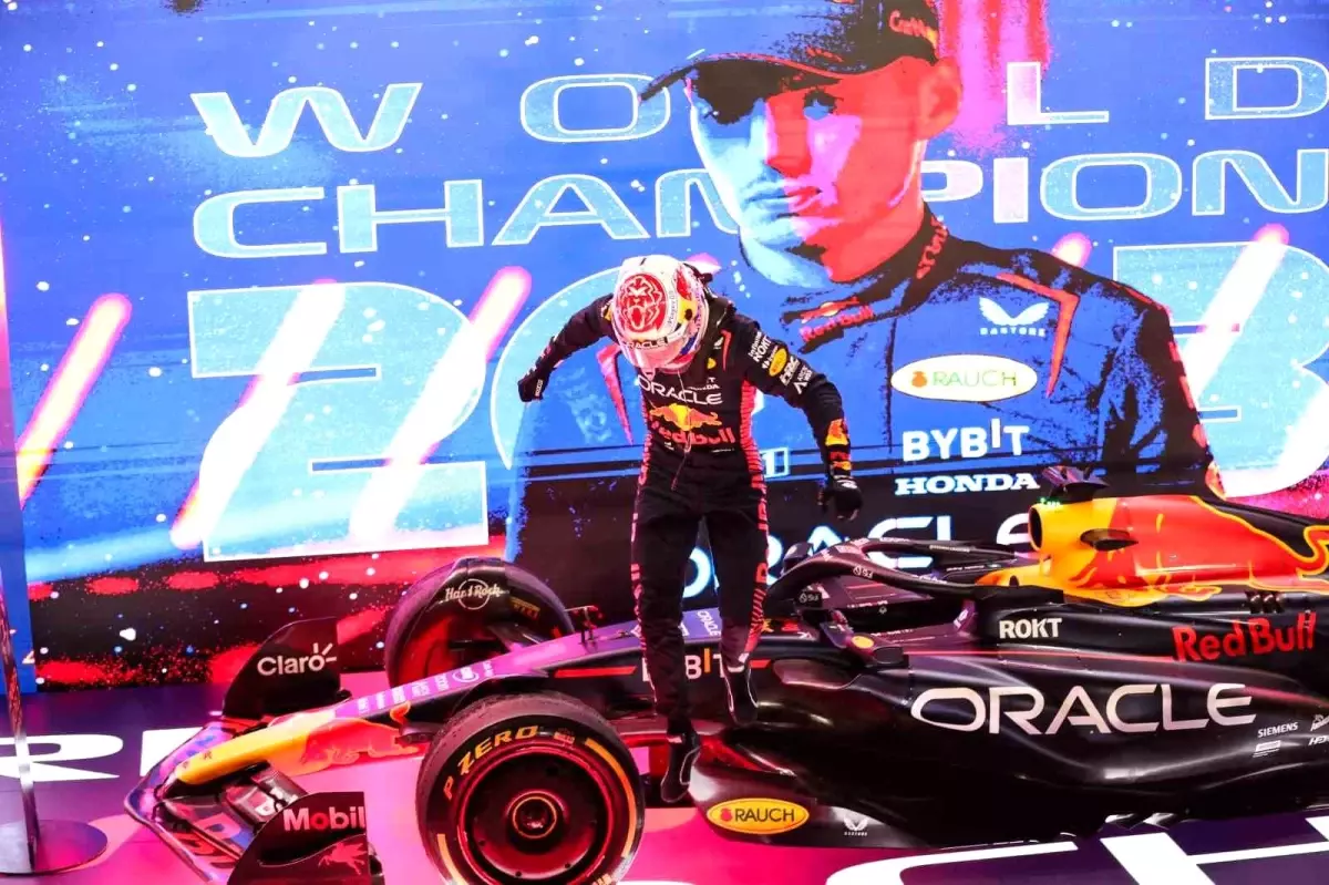 Max Verstappen Üst Üste 3. Kez Dünya Şampiyonu Oldu