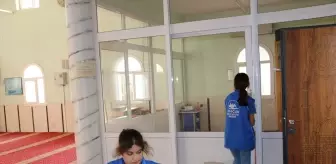 Gönüllü Gençler Aydın'da Cami Temizliği Yaptı