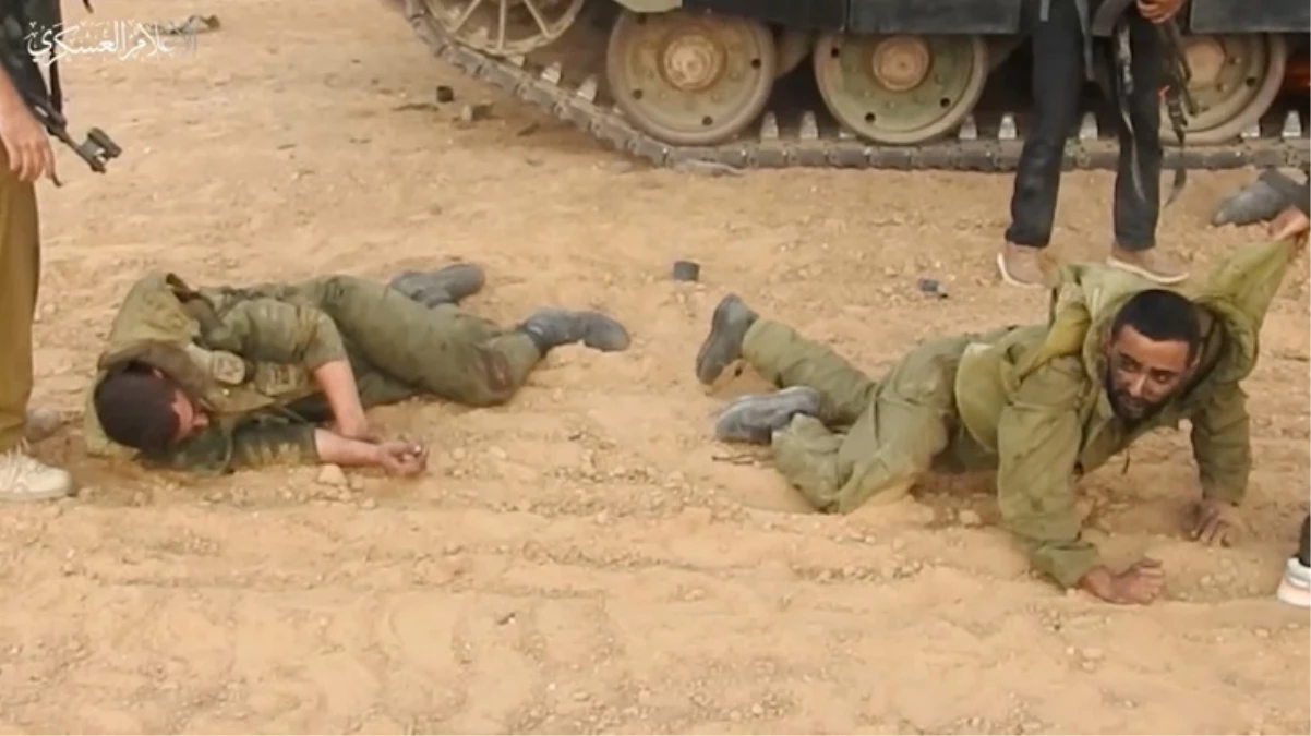 Kimse bu kadarını beklemiyordu! İşte Hamas güçlerinin İsrail askerlerini rehin aldığı anlar