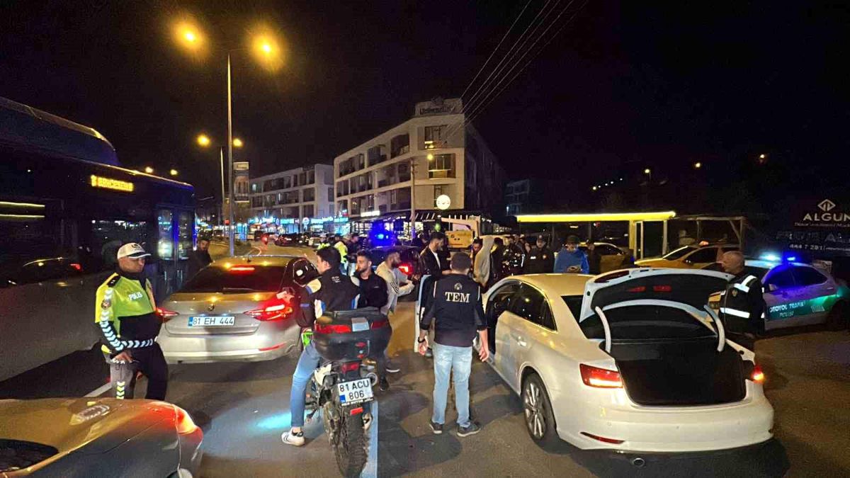 Düzce Üniversitesi Bölgesinde Huzuru Bozan Araç Sürücülerine Cezalar