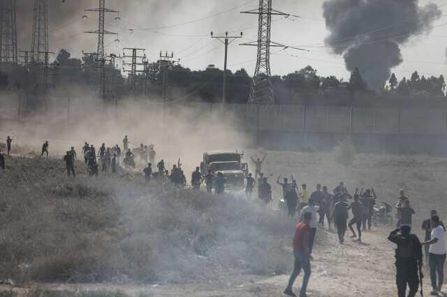 Karşı saldırıya geçen İsrail, Hamas'ı havadan vurmaya başladı