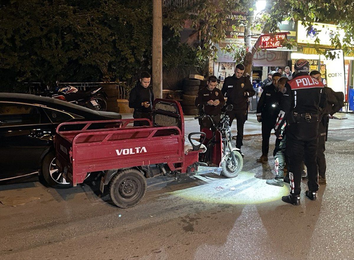 Kırıkkale\'de çıkan silahlı kavgada baba ve oğul yaralandı